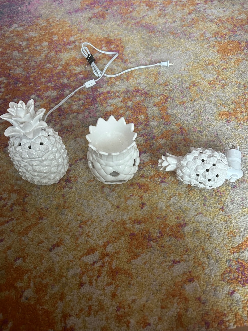 Scentsy White Ceramic Pineapple Warmer Set